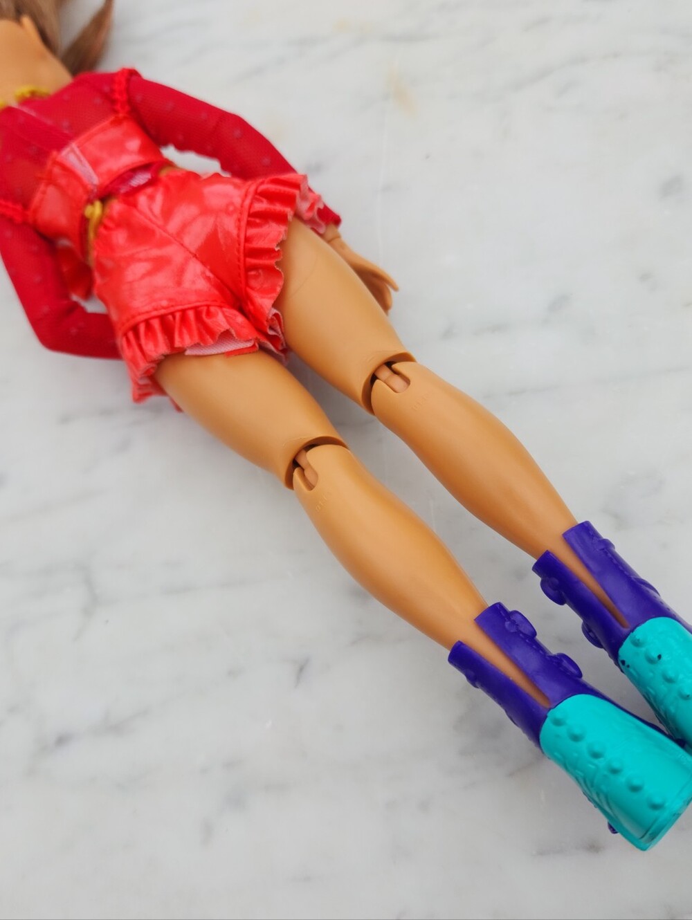 Barbie Dream Besties Doll and Accessories, Teresa Posable Clothes 10.5" - Picture 8 of 9